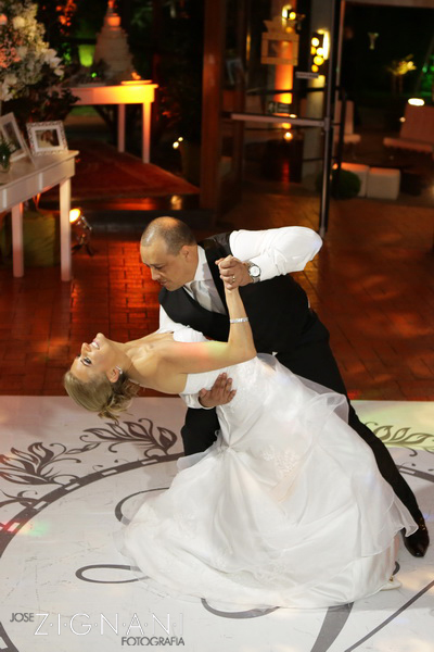 Luciana Pesamosca e Vagner Petrin – coreografia para casamento (e agora papais do nosso aluninho Bernardo!)